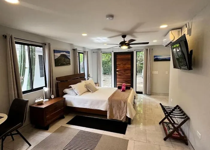 Private 1br Retreat Queen Bed Pool Near El Villa *