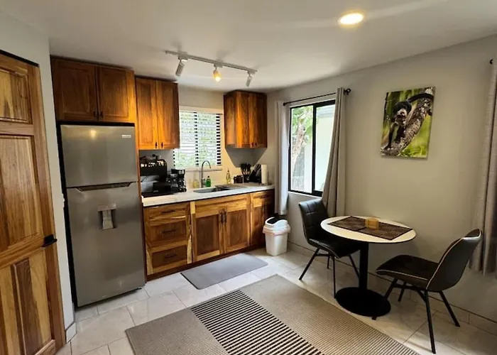 Private 1br Retreat Queen Bed Pool Near El Coco