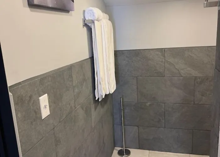 Villa Private 1br Retreat Queen Bed Pool Near El