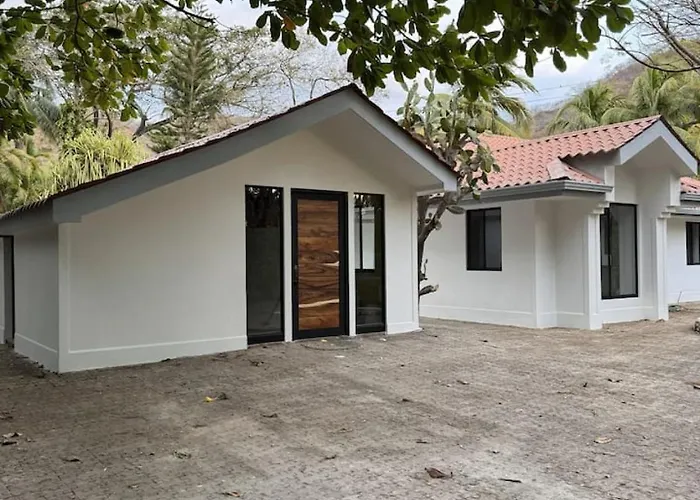 Private 1br Retreat Queen Bed Pool Near El Villa