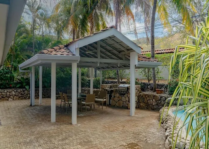 Private 1br Retreat Queen Bed Pool Near El Villa