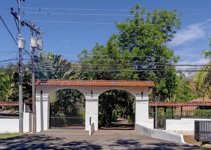 Villa Private 1br Retreat Queen Bed Pool Near El *