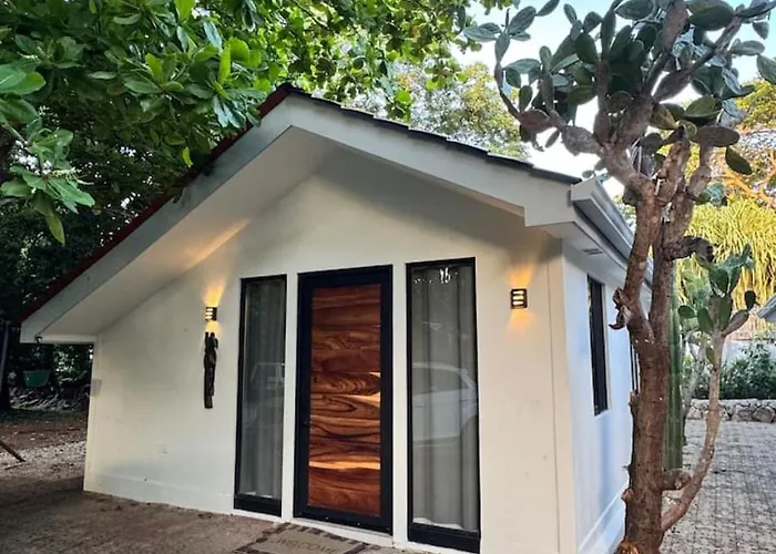 Private 1br Retreat Queen Bed Pool Near El