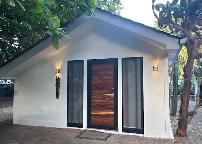 Private 1br Retreat Queen Bed Pool Near El * Coco