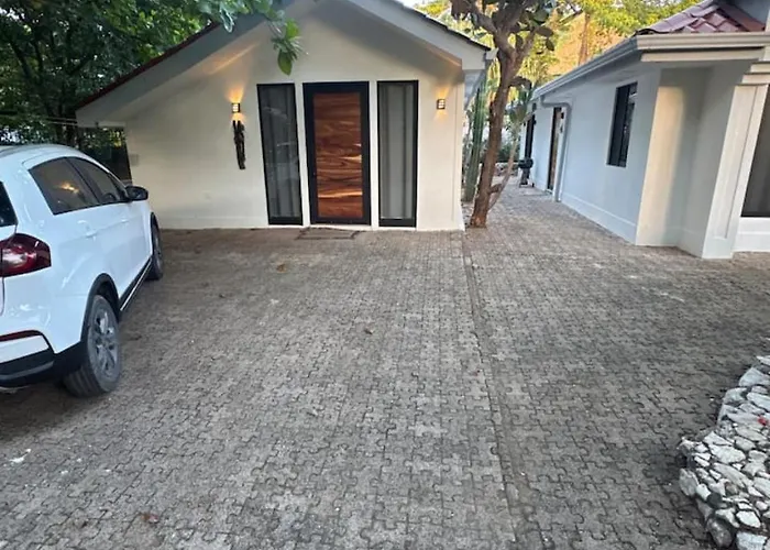 Private 1br Retreat Queen Bed Pool Near El Villa